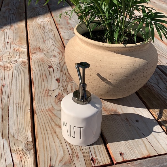 Rae Dunn plants spray 🍀🌿 - Picture 3 of 3